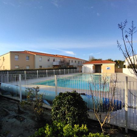 Appartement Dans Residence Au Calme Avec Piscine Les Sables-dʼOlonne Esterno foto